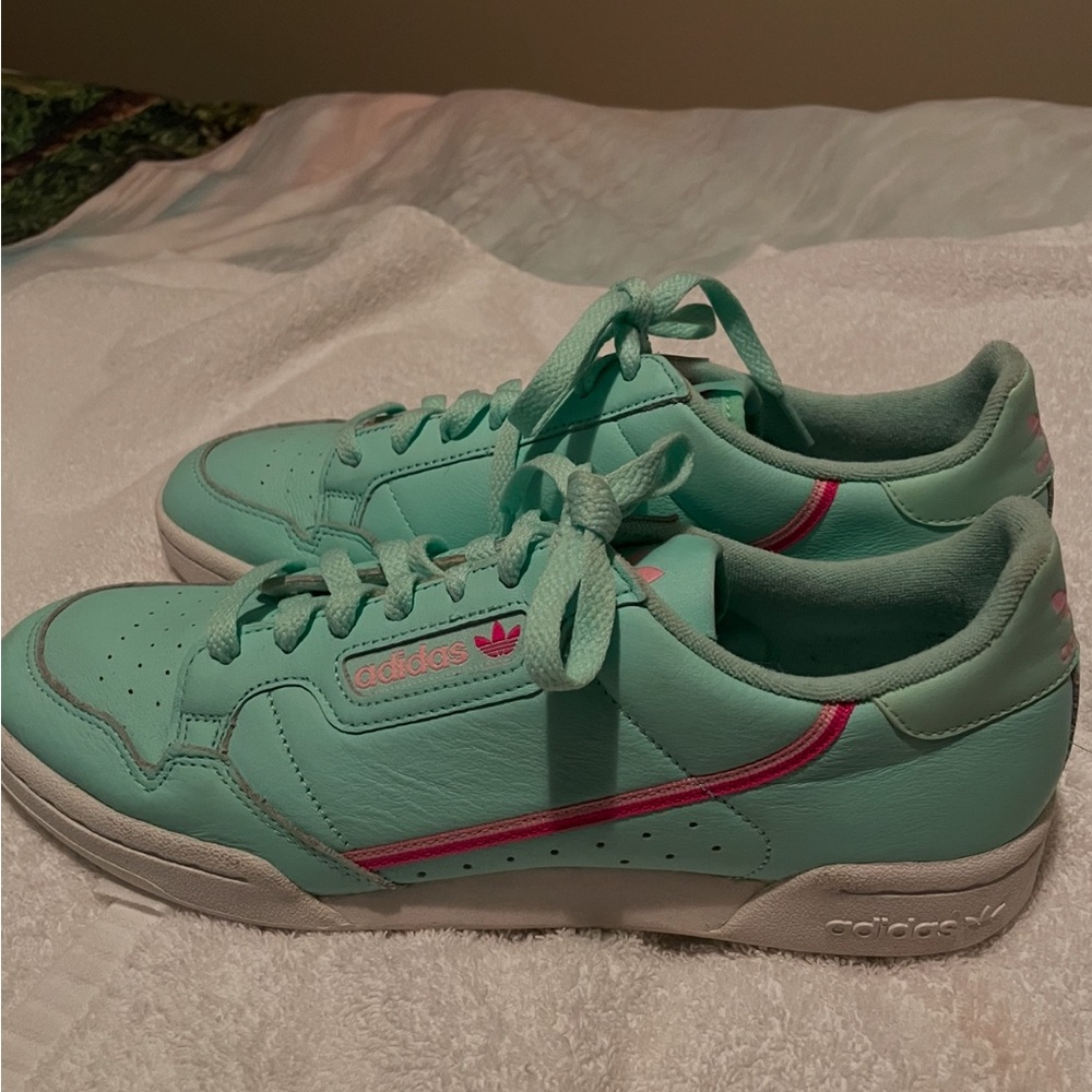 Green  adidas Sneakers great condition barely worn only a few times